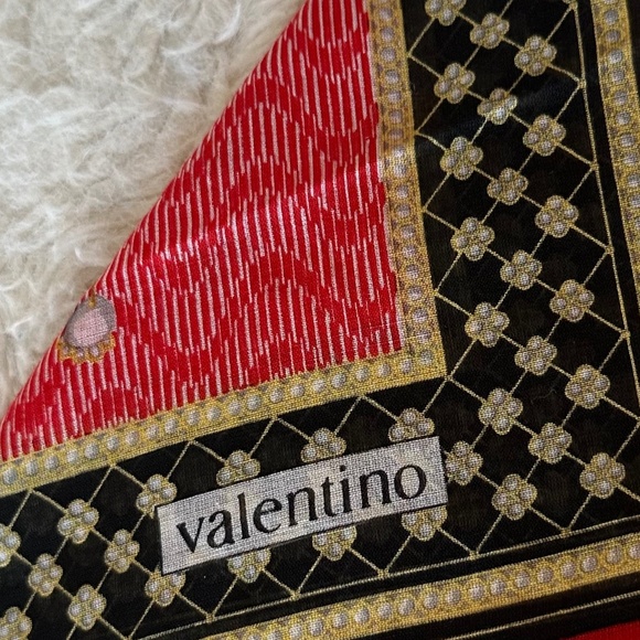 VALENTINO NECKERCHIEF - Picture 4 of 4